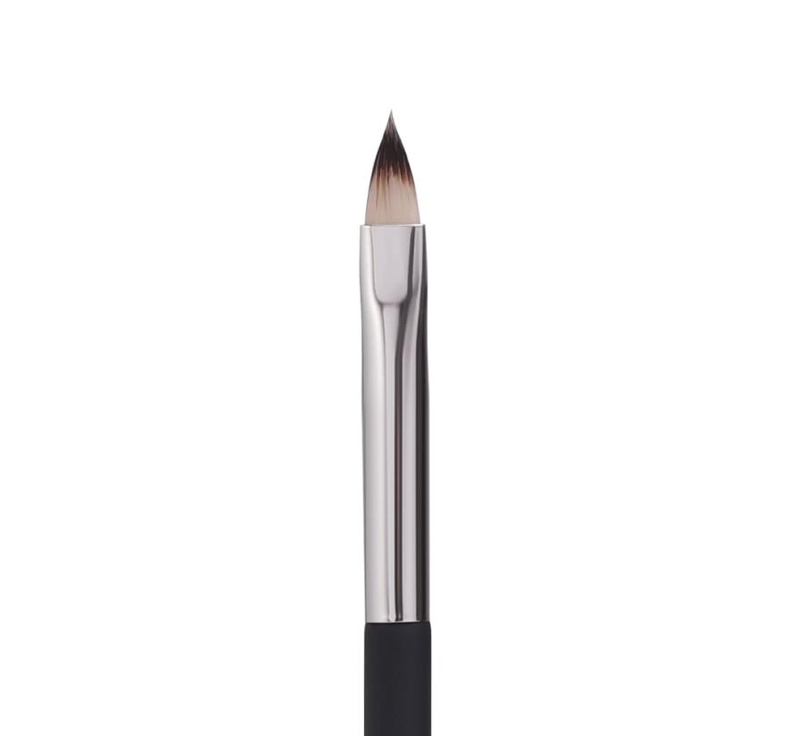 Кисть Sculptor Brow Creator