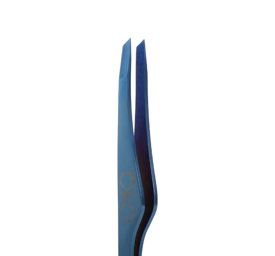 Пинцет OkO Blue Magic Premium скошенный для бровей
